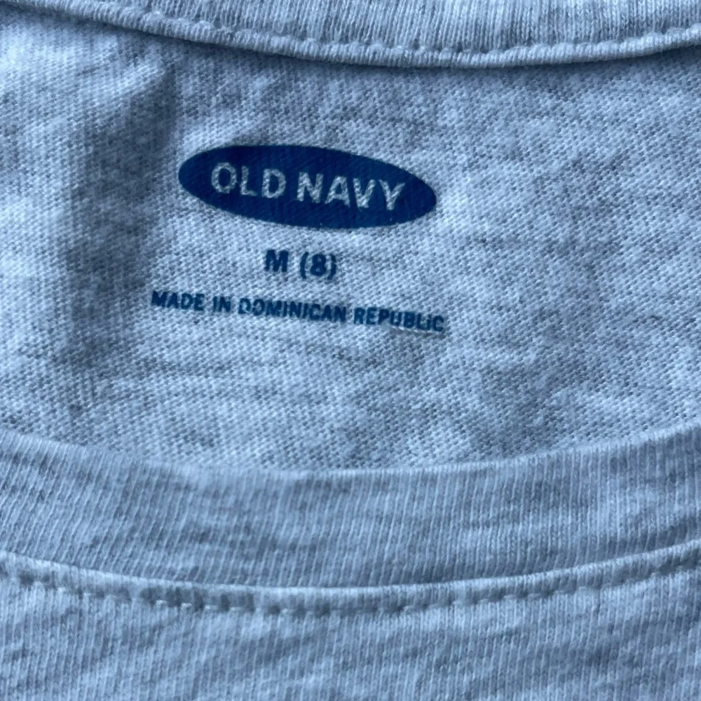 Old navy girl’s longg sleeve T-shirt, size M.